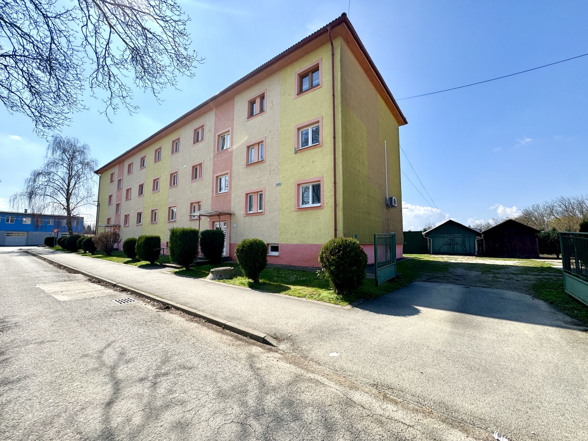 3-izbový byt s GARÁŽOU a ZÁHRADOU na predaj v Trebišove!