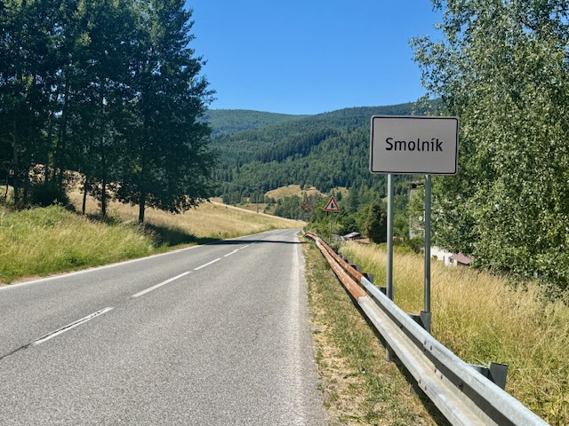 Na predaj slnečný pozemok v krásnej prírode – Smolník