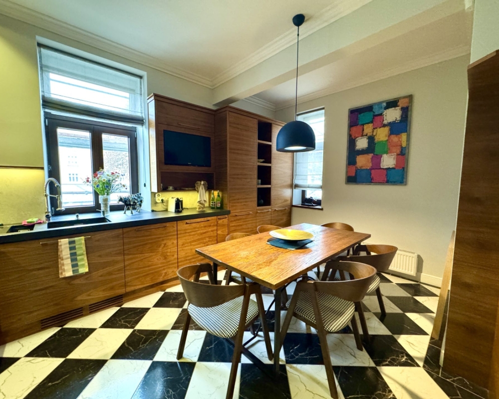PRENÁJOM. Luxusný 2 izbový byt (91 m2) v centre mesta Košice